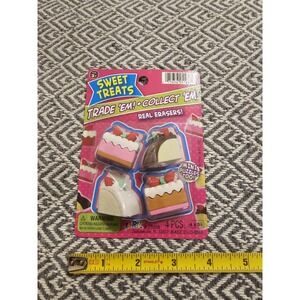 Jaru Sweet Treats 4 Mini Puzzle Cupcake Erasers New in Package
